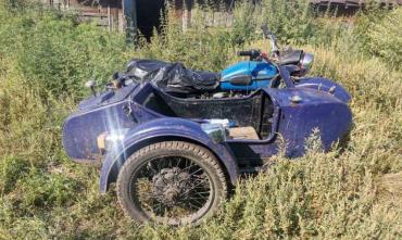 Фото В Еткульском районе пострадала юная спутница «бесправного» мотоциклиста