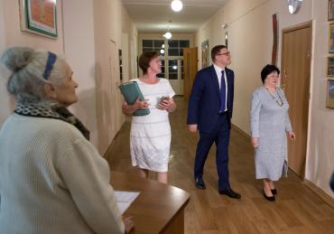 Фото Текслер посетил родную школу: Столько теплых чувств