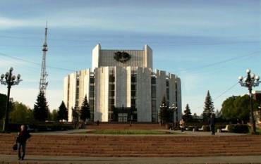 Фото Премьера в Челябинской драме стала подарком  для её художника