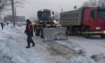 Фото Утром 10 января в Челябинске вновь отмечались серьезные заторы