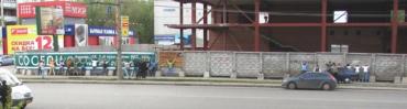Фото В центре Челябинска люди в черном устроили «Облаву»