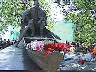Фото В Москве русскому писателю Михаилу Шолохову установили памятник