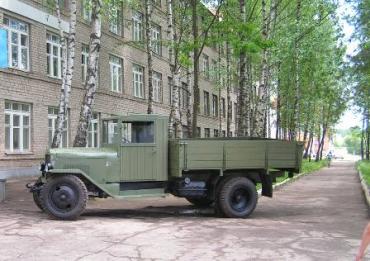 Фото Исторический автомобиль производства автозавода «Урал» восстановлен в Смоленске