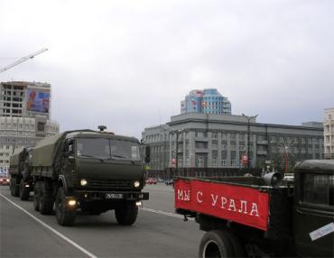 Фото В Челябинске танцующие КАМАЗы покорили горожан