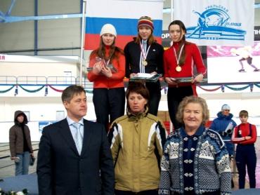 Фото Лидия Скобликова раздаст призы в Челябинске
