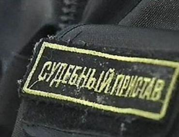 Фото На пять лет может лишиться свободы молодая жительница Магнитогорска, давившая судебного пристава своим автомобилем