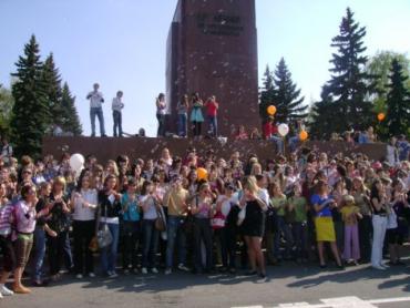 Фото В Челябинске появился флэшмоб в новой версии, или новый русский моб