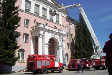Фото В Челябинске на пожарно-тактических учениях продемонстрировали новую технику