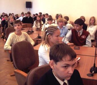 Фото Сто челябинских школьников стали стипендиатами городской администрации