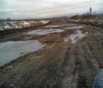 Фото Проспект Давыдова в Челябинске утонул в грязи, жители готовы писать в Генпрокуратуру