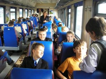Фото Южноуральские школьники прокатились на ретро-поезде