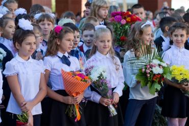 Фото Дубровский – школьникам: Ваша взрослая жизнь зависит от того, с каким багажом знаний вы в нее войдете