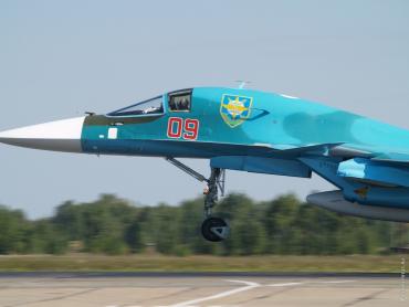 Фото В челябинском небе новенькие Су-34 впервые отработали дозаправку в воздухе