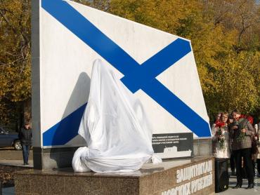 Фото Челябинский пенсионер написал в мэрию жалобу по поводу памятника морякам в Саду Победы
