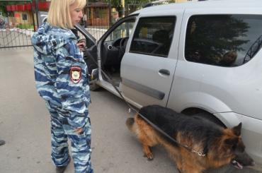 Фото В Озерске психически больной сообщил о бомбе в своей машине