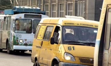 Фото Продолжение маршрутных войн: в Челябинске обстреляли автобус