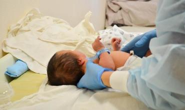 Фото Первым новорожденным 2024 года для роддома клиники ЮУГМУ стал мальчик