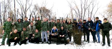Фото Студенты Магнитогорска в честь Дня Неизвестного Солдата сразились в лазертаг
