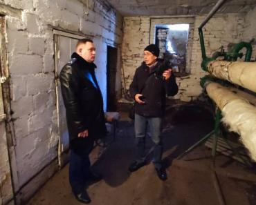 Фото Подвал затопленного фекалиями дома на Машиностроителей в Челябинске осушили