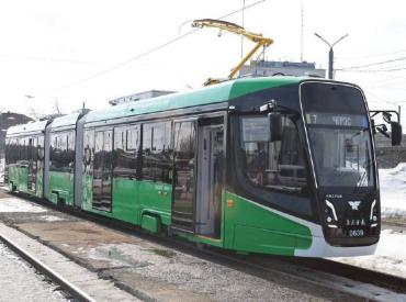 Фото В Челябинске презентовали уникальный трехсекционный трамвай «Кастор» 