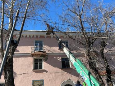 Фото В трех районах Челябинска чиновники проверили крыши многоквартирных домов