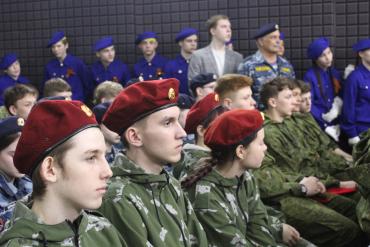 Фото В Челябинске впервые организовали военно-патриотическую игру «Зарница 2.0»