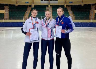 Фото Конькобежки Челябинска выиграли во всероссийских студенческих стартах по шорт-треку в Саранске 