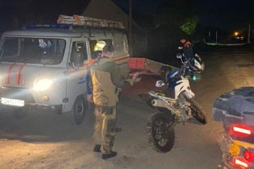 Фото В Кыштыме после падения с питбайка женщине потребовалась помощь врачей и спасателей