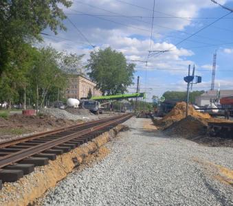 Фото В Челябинске на конечной ЧМК началась укладка рельсошпальной решетки