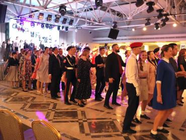 Фото Городской кадетский бал в Челябинске стал данью офицерским традициям