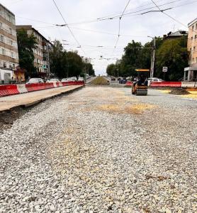 Фото В Челябинске продолжается ремонт путей, горожане страдают без трамваев