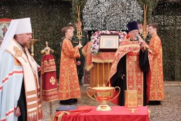 Фото Бойцы перед отправкой в зону СВО приложились к чудотворному образу, доставленному в Чебаркуль