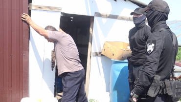 Фото В Челябинской области полицейские проверили 28 трудовых мигрантов