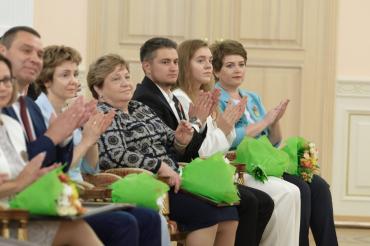 Фото Более сорока славных жителей Челябинской области получили государственные и областные награды