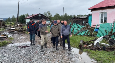 Фото В затопленном Киолиме работают Владимир Якушев и Алексей Текслер