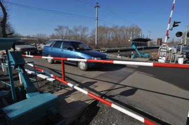 Фото В Челябинске временно закроют железнодорожный переезд в Чурилово
