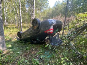 Фото В Озерске опрокинулась иномарка «Рено Меган», погибла женщина-пассажир