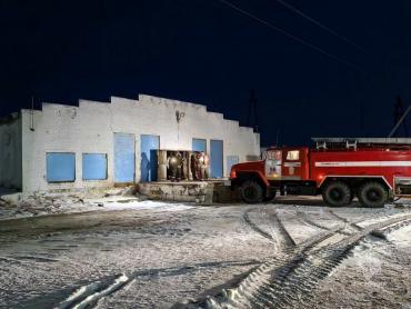 Фото В Аргаяшском районе загорелась птицефабрика