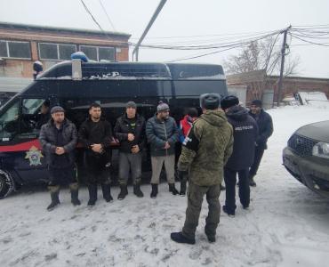 Фото В Советском районе Челябинска силовики провели рейд среди мигрантов