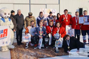 Фото Магнитогорскому турниру по дворовому хоккею исполнилось 25 лет