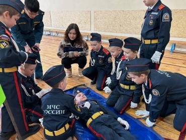 Фото В Курчатовском районе ярко и азартно прошла военно-спортивная «Зарница 2.0»