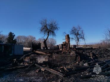 Фото Курильщик погиб при пожаре в Октябрьском районе Челябинской области