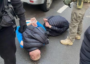 Фото В Челябинске заключённым с помощью арбалета пытались перебросить наркотики