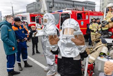 Фото День защиты людей: южноуральские герои получают заслуженные награды