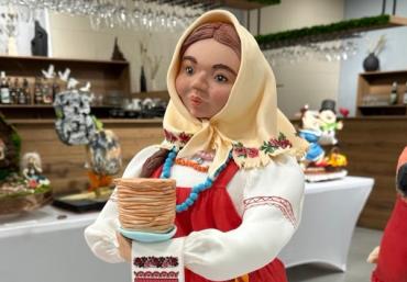 Фото Кондитер из Магнитогорска устроила чемпионат по антигравитационным тортам