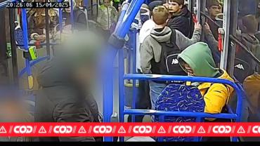 Фото Челябинцев призвали пресекать вандализм в общественном транспорте