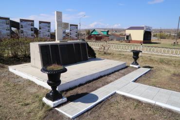 Фото В Челябинской области благоустроили мемориал погибшим в Великой Отечественной войне
