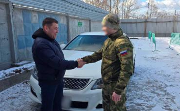 Фото Уральская таможня передала военным конфискованные автомобили
