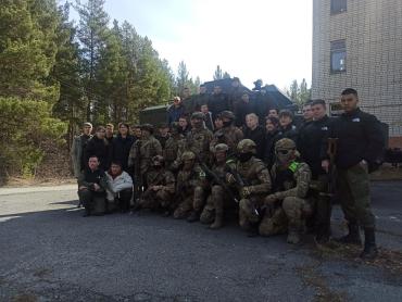 Фото  Сотрудники УФСБ организовали для своих юных подопечных экскурсию в Златоуст