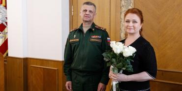 Фото Депутат Заксобрания Лена Колесникова стала ветераном боевых действий